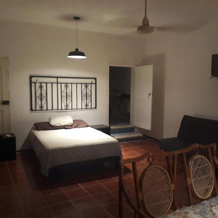 Bea Rooms And Studios Cozumel Bagian luar foto