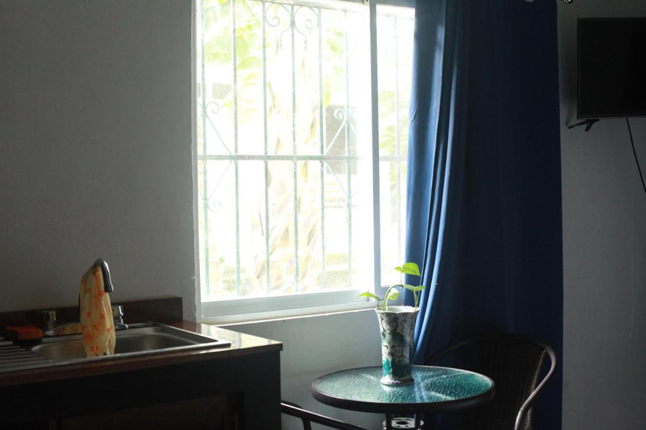 Bea Rooms And Studios Cozumel Bagian luar foto