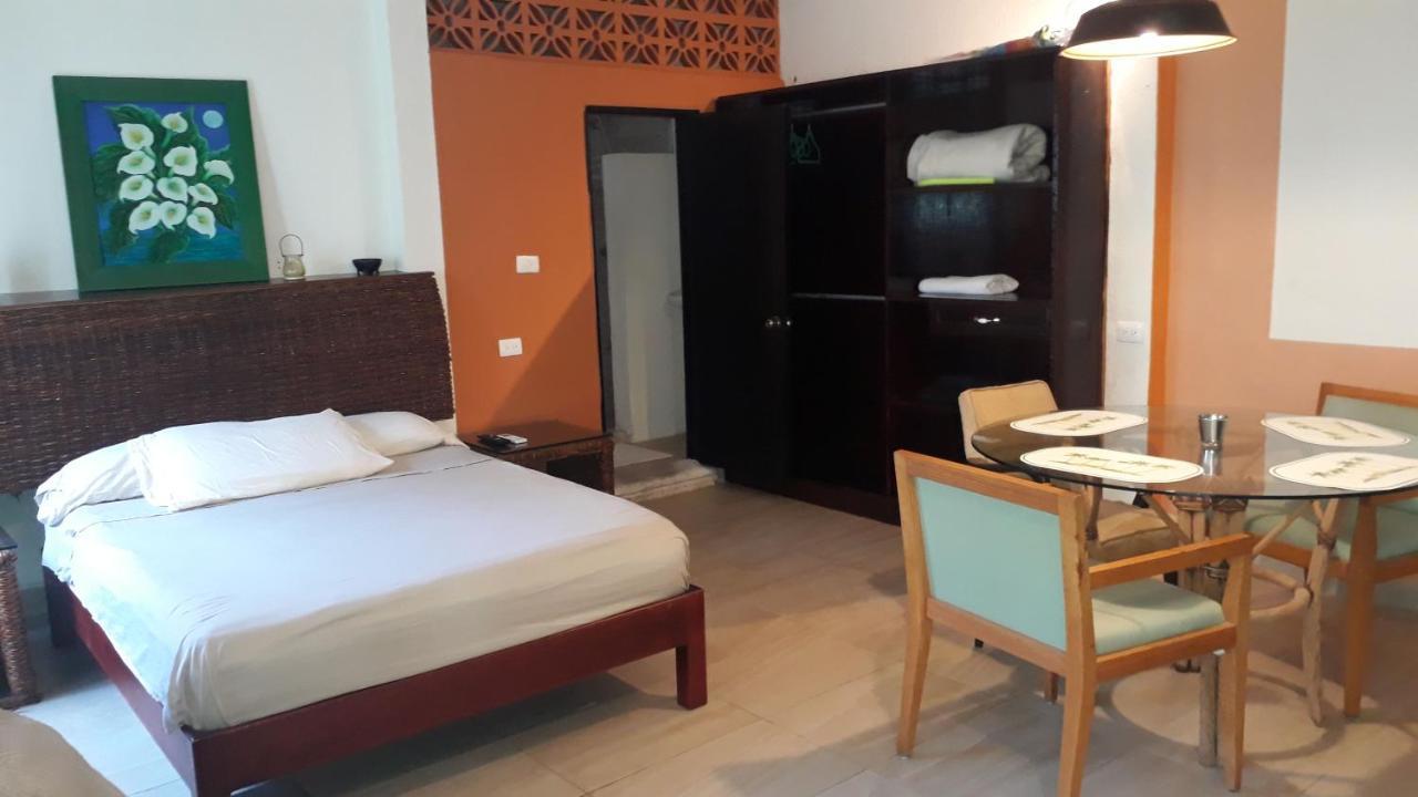 Bea Rooms And Studios Cozumel Bagian luar foto