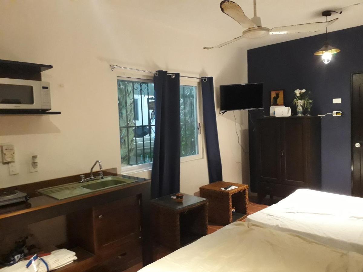 Bea Rooms And Studios Cozumel Bagian luar foto