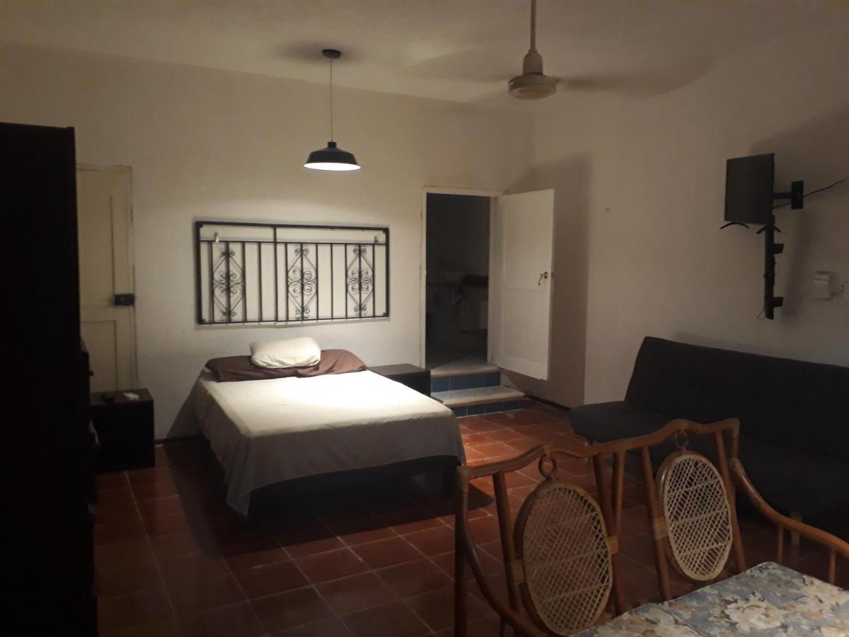 Bea Rooms And Studios Cozumel Bagian luar foto