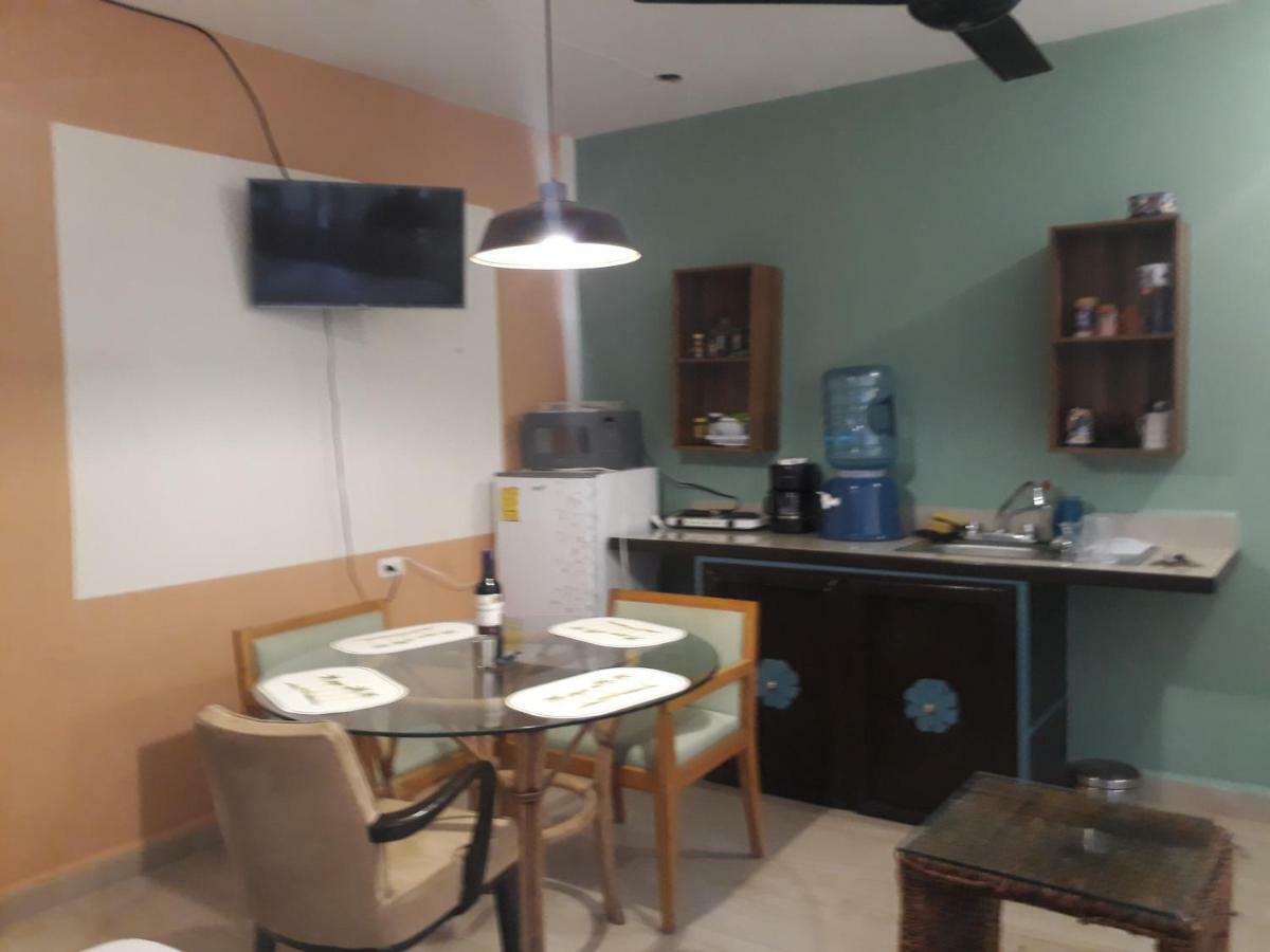Bea Rooms And Studios Cozumel Bagian luar foto